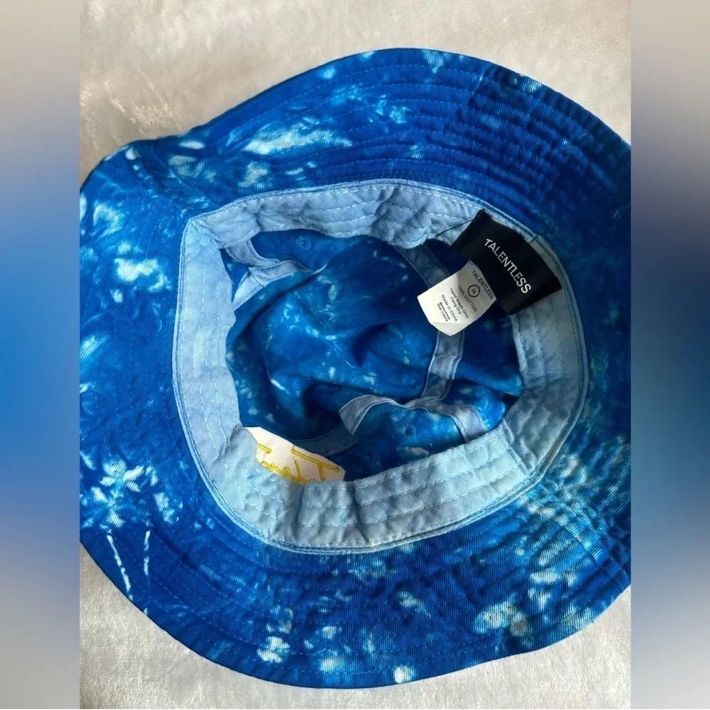 CM🩷 TALENTLESS Blue and White Tie-Dye Bucket Hat Unisex